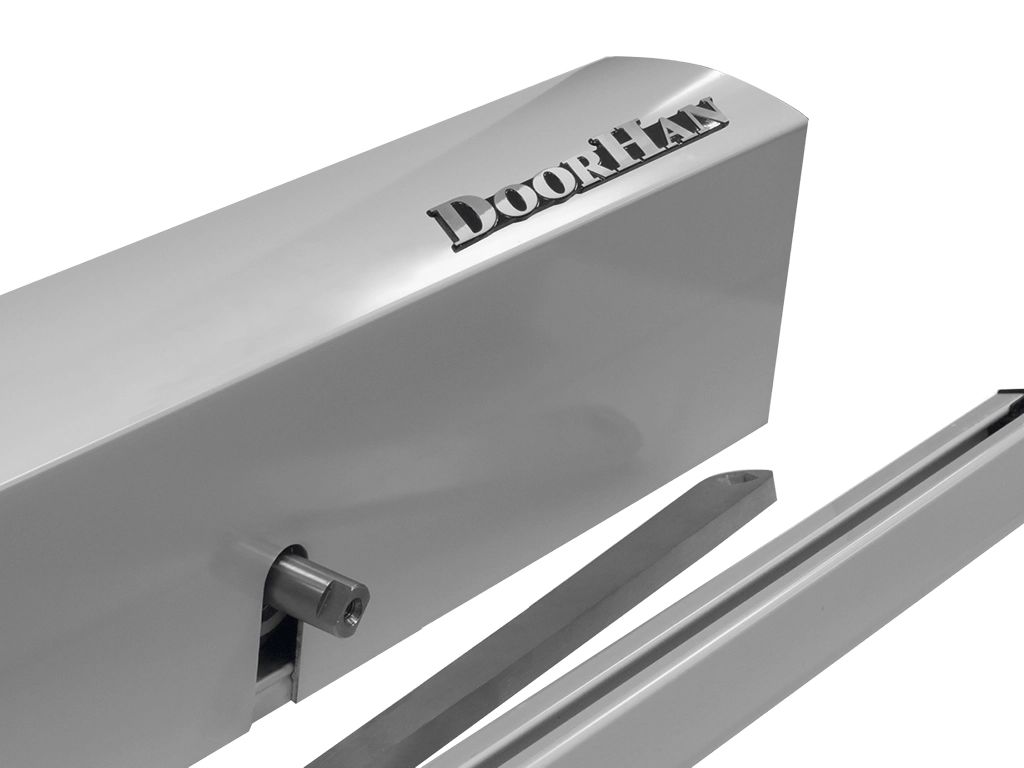 Алюминиевый логотип на передней крышке привода